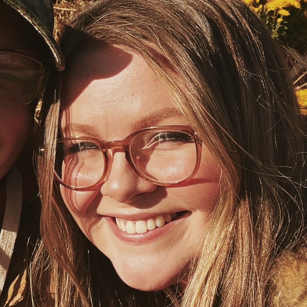 Meet your Posher, Holly
